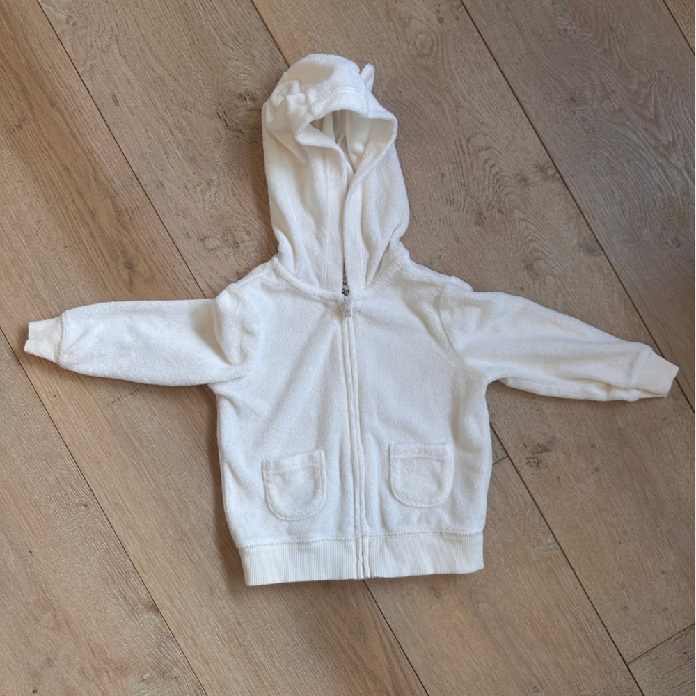 Cozy White Zip-Up Hoodie